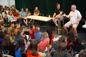 Seth Rudetsky, Gregory Jbara, and the students of Broadway Artists Alliance Photo